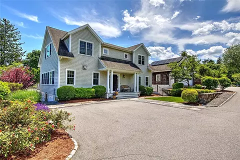 5 Curtis Rd, Saunderstown, RI 02874
