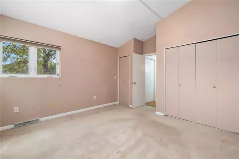 Bedroom - 875 Halifax Dr, Warwick, RI 02886 photo 6 of 7