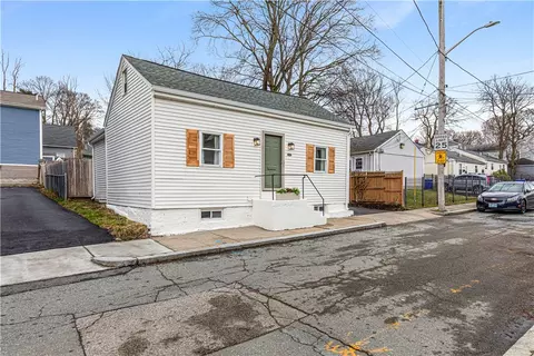 27 Padelford St, Providence, RI 02906