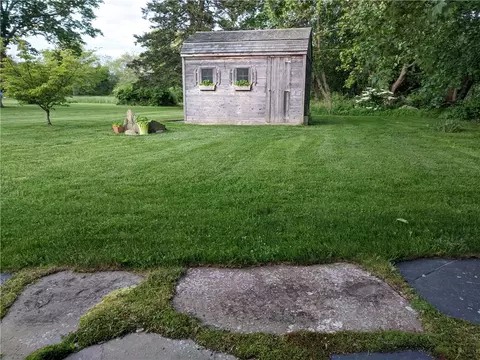 Exterior - 138 Willow Ave, Little Compton, RI 02837 photo 6 of 11