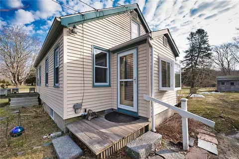 Exterior - 138 Willow Ave, Little Compton, RI 02837 photo 10 of 11