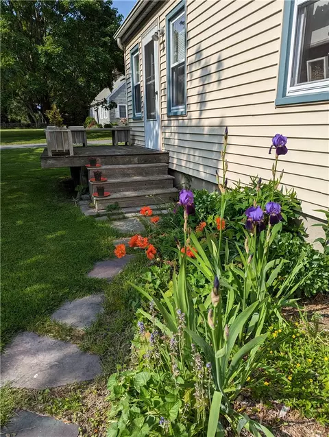 Exterior - 138 Willow Ave, Little Compton, RI 02837 photo 4 of 11
