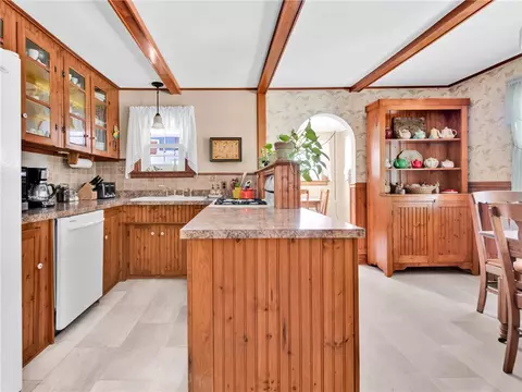 Kitchen - 335 Eagle Peak Rd, Pascoag, RI 02859 photo 3 of 4