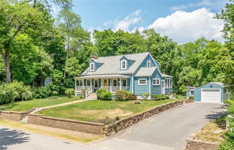 335 Eagle Peak Rd, Pascoag, RI 02859