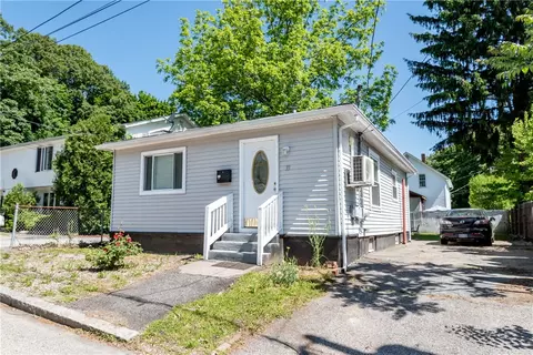 33 Ridge St, Cranston, RI 02920