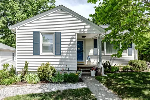 111 Isabella Ave, Providence, RI 02908