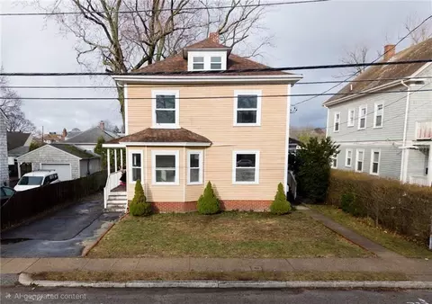 59 Bourne Ave, Rumford, RI 02916