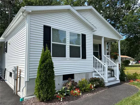 1 Cheryl Ln, Coventry, RI 02816