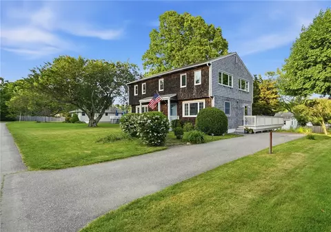 14 Dorothy Ave, Portsmouth, RI 02871