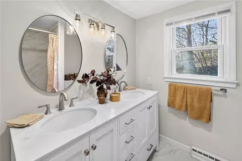 Bath - 155 Birkshire Dr, Warwick, RI 02886 photo 1 of 4