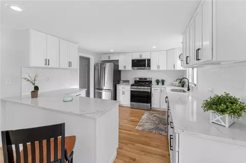 Kitchen - 155 Birkshire Dr, Warwick, RI 02886 photo 3 of 4