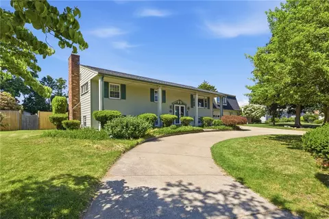 Exterior - 550 Algonquin Dr, Warwick, RI 02888 photo 2 of 11