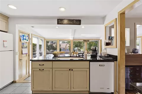 Kitchen - 550 Algonquin Dr, Warwick, RI 02888 photo 3 of 3