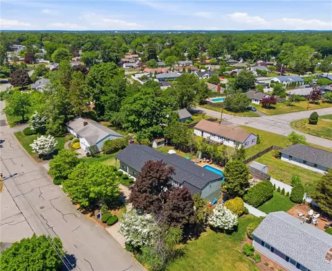View/Area - 550 Algonquin Dr, Warwick, RI 02888 photo 2 of 5