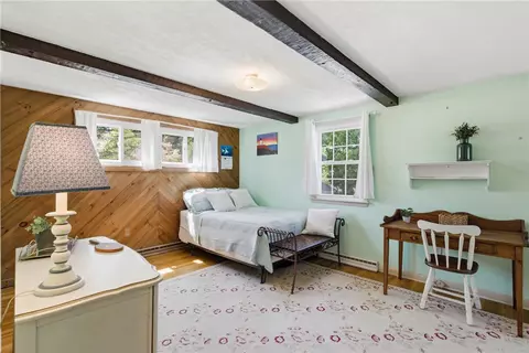 Bedroom - 550 Algonquin Dr, Warwick, RI 02888 photo 3 of 7