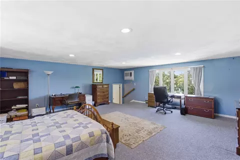 Bedroom - 550 Algonquin Dr, Warwick, RI 02888 photo 2 of 7