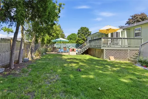 Exterior - 550 Algonquin Dr, Warwick, RI 02888 photo 6 of 11