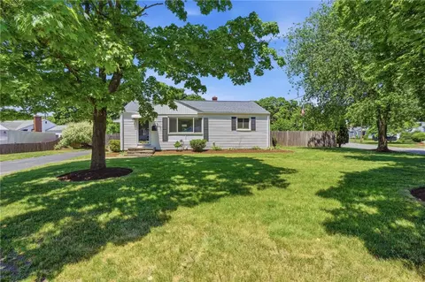 55 Blue Hill Dr, Warwick, RI 02886
