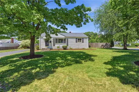 55 Blue Hill Dr, Warwick, RI 02886