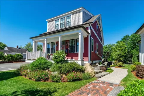 15 Castle St #9, East Greenwich, RI 02818
