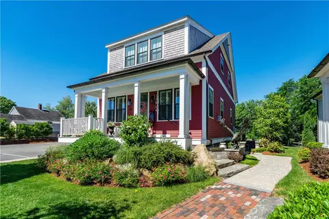 15 Castle St #9, East Greenwich, RI 02818