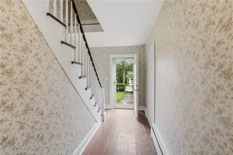 Entry Way - 36 Ledward Ave, Westerly, RI 02891 photo 4 of 5