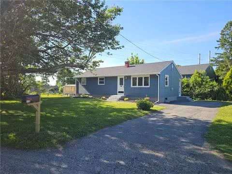 116 Louise Dr, Tiverton, RI 02878