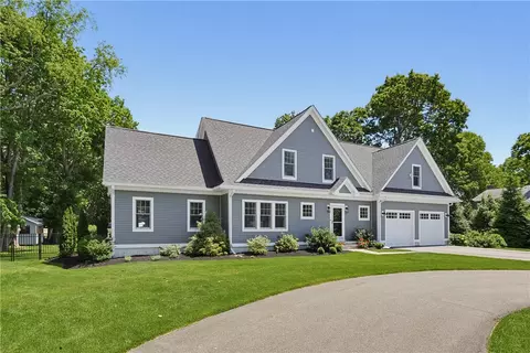 61 Martin Ave, Barrington, RI 02806