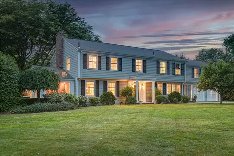 9 Stone Tower Ln, Barrington, RI 02806