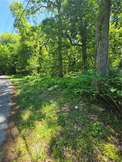 85 Diamond Hill Rd, Hopkinton, RI 02833