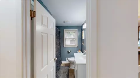 Bath - 27 Amherst Rd, Warwick, RI 02889 photo 2 of 2