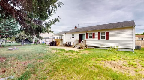 Exterior - 27 Amherst Rd, Warwick, RI 02889 photo 3 of 6