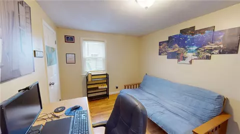 Bedroom - 27 Amherst Rd, Warwick, RI 02889 photo 3 of 8