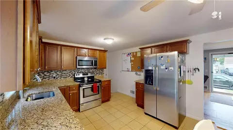Kitchen - 27 Amherst Rd, Warwick, RI 02889 photo 1 of 4