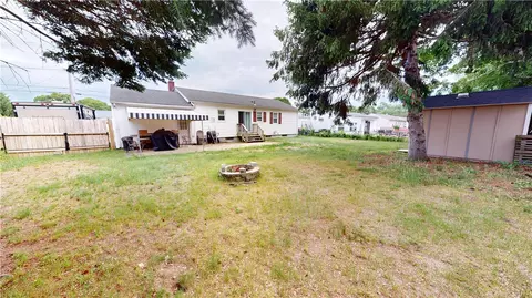 Exterior - 27 Amherst Rd, Warwick, RI 02889 photo 5 of 6
