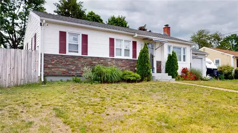 Exterior - 27 Amherst Rd, Warwick, RI 02889 photo 2 of 6