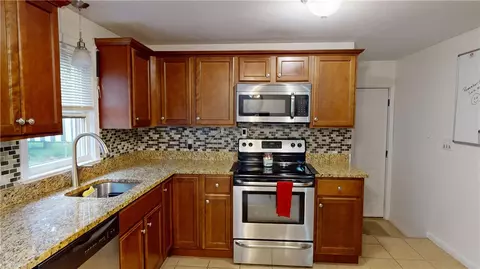 Kitchen - 27 Amherst Rd, Warwick, RI 02889 photo 4 of 4