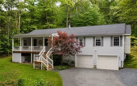 167 Vernon Dr, Glocester, RI 02814