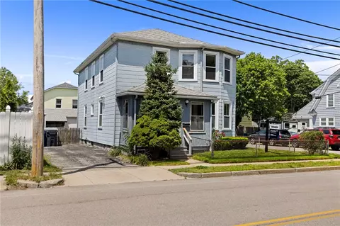 205 Pawtuxet Ave, Warwick, RI 02888