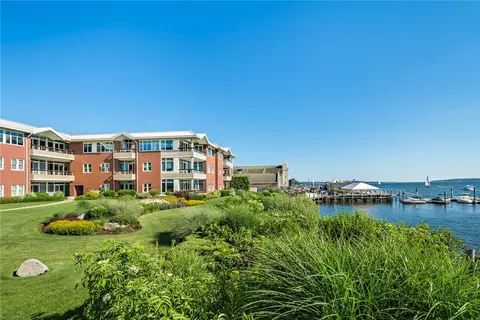 341 Thames St #302-S, Bristol, RI 02809