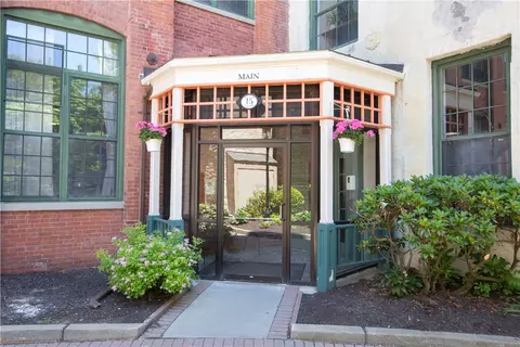 15 Higgins St #113, Smithfield, RI 02917