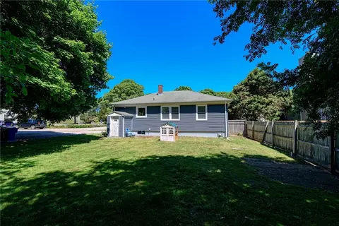 Exterior - 189 Shore Rd, Westerly, RI 02891 photo 2 of 2