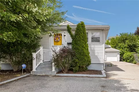 Exterior - 514 Robinson St, Woonsocket, RI 02895 photo 4 of 8