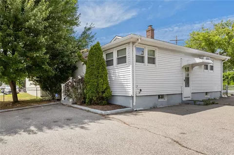 Exterior - 514 Robinson St, Woonsocket, RI 02895 photo 6 of 8