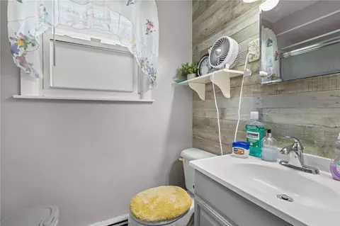 Bath - 514 Robinson St, Woonsocket, RI 02895 photo 2 of 2
