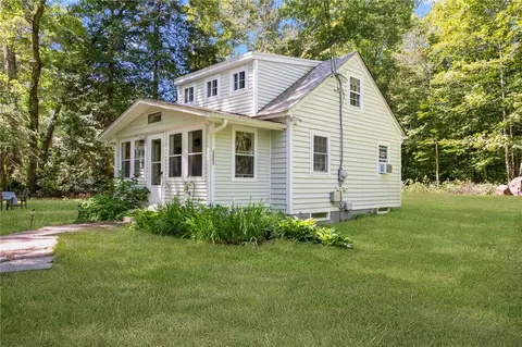 2002 Kingstown Rd, South Kingstown, RI 02879