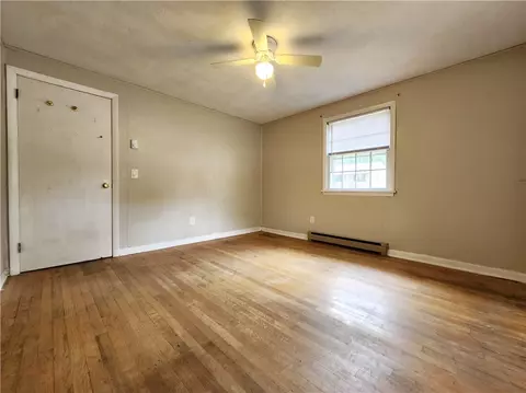 Living - 68 Laurel Ave, Coventry, RI 02816 photo 4 of 4