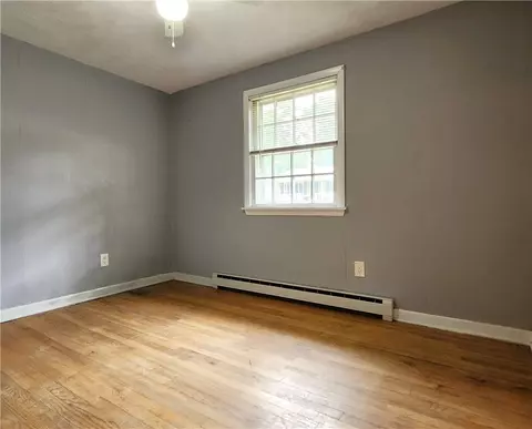 Bedroom - 68 Laurel Ave, Coventry, RI 02816 photo 6 of 11