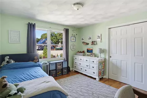 Bedroom - 83 Holmes Rd, Warwick, RI 02888 photo 4 of 5