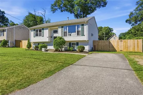 Exterior - 83 Holmes Rd, Warwick, RI 02888 photo 6 of 8